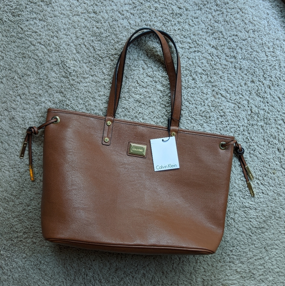 CALVIN KLEIN light brown shoulder tote